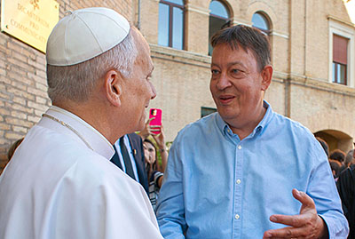 Papst Leo XIV. im Gespräch mit Stefan von Kempis